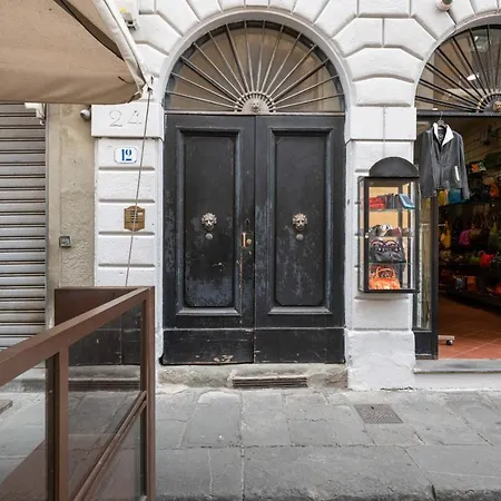 Pietre Dure Apartment Florence