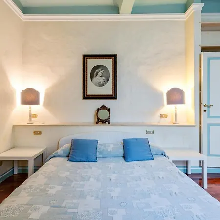Pietre Dure Apartment Florence